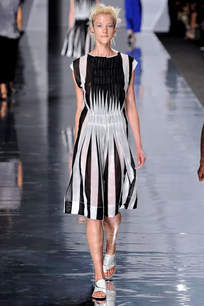 Look 12
